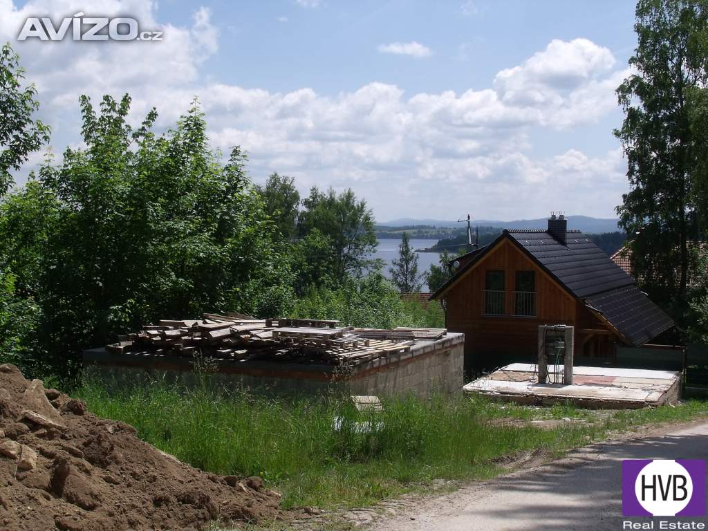 Prodej stavebního pozemku celkem 250 m2, základová deska Horní Planá - Jenišov