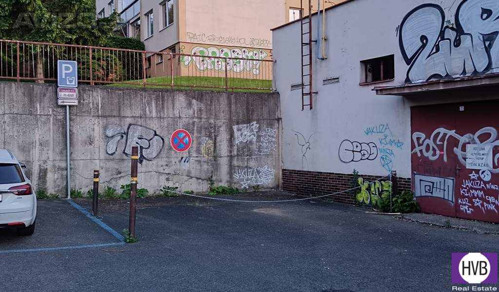 Pronájem parkovacího stání 12 m2, Vysočany - Praha 9, ul. Pod Balkánem