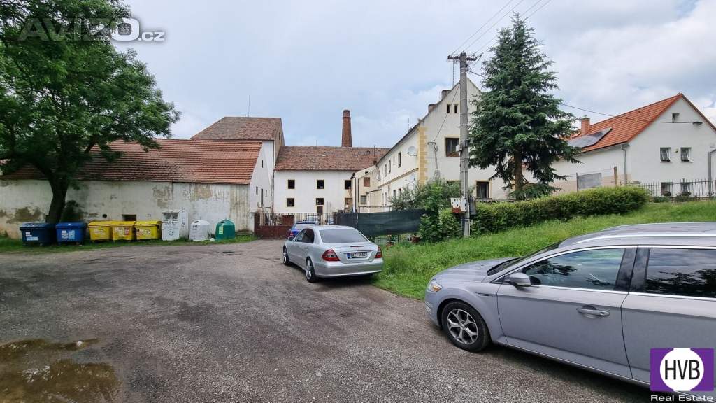 Prodej komerčního areálu 6.674 m², Královice u Zlonic, okres Kladno