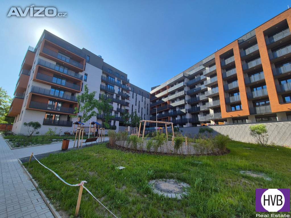 Pronájem bytu 1+kk/B, 38 m2, ul. Výstavní - Praha 4, Háje.