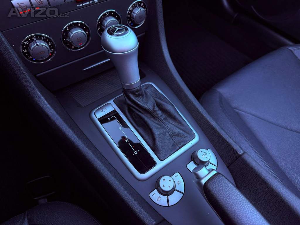 Foto inzerátu Mercedes-Benz SLK 350 Aut. 51 tkm, Serviska