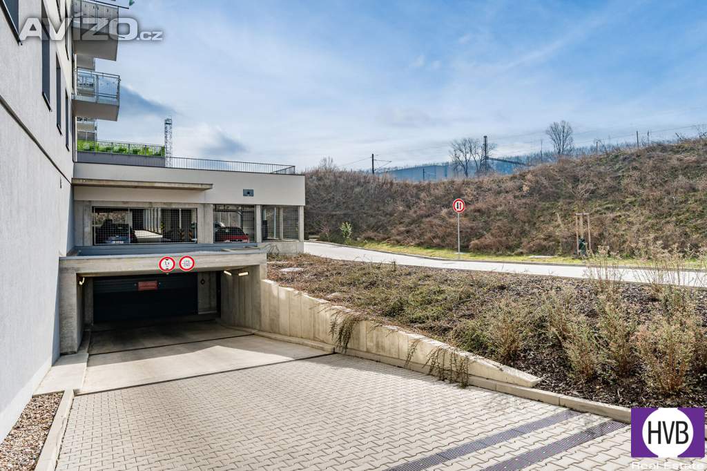 Foto inzerátu Pronájem garážového stání 14 m2, Praha 9 - Vysočany, ul. Čerpadlová