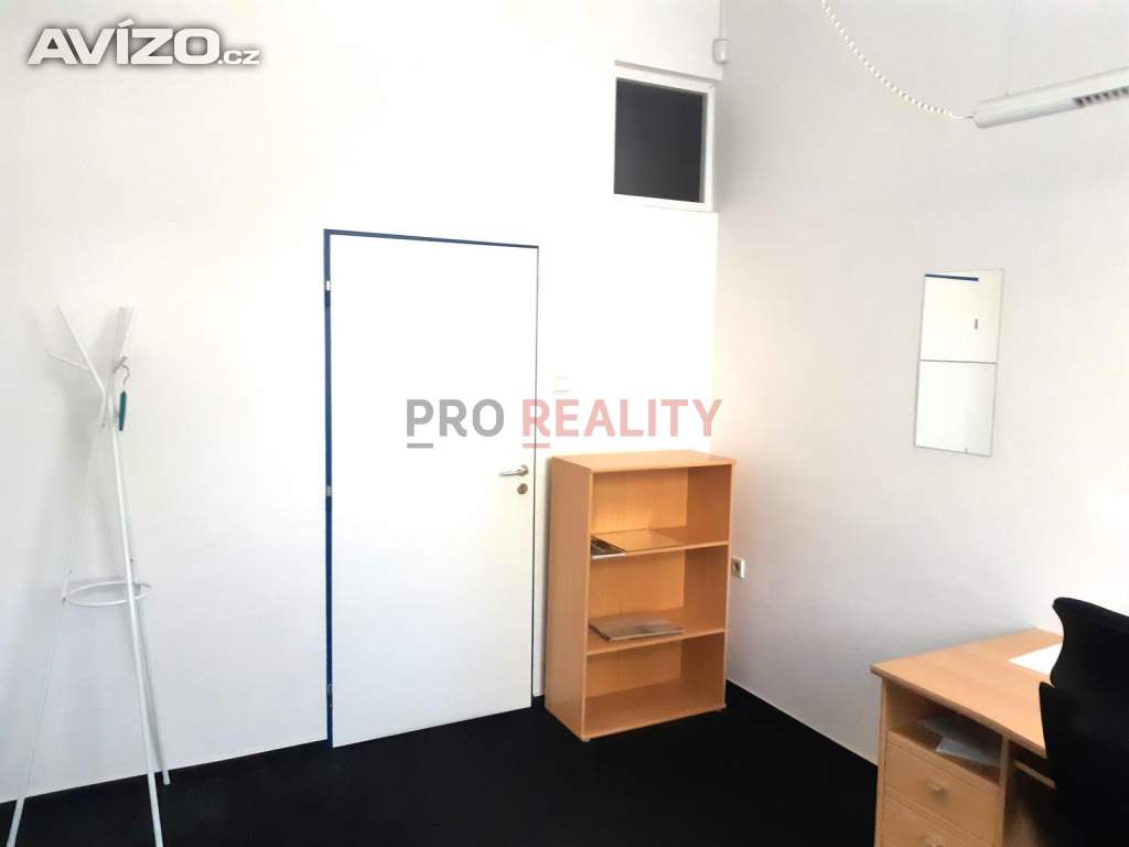 Foto inzerátu Nebytové prostory OV-Poruba, 4. obv. ul. Spartakovců, 12 m2