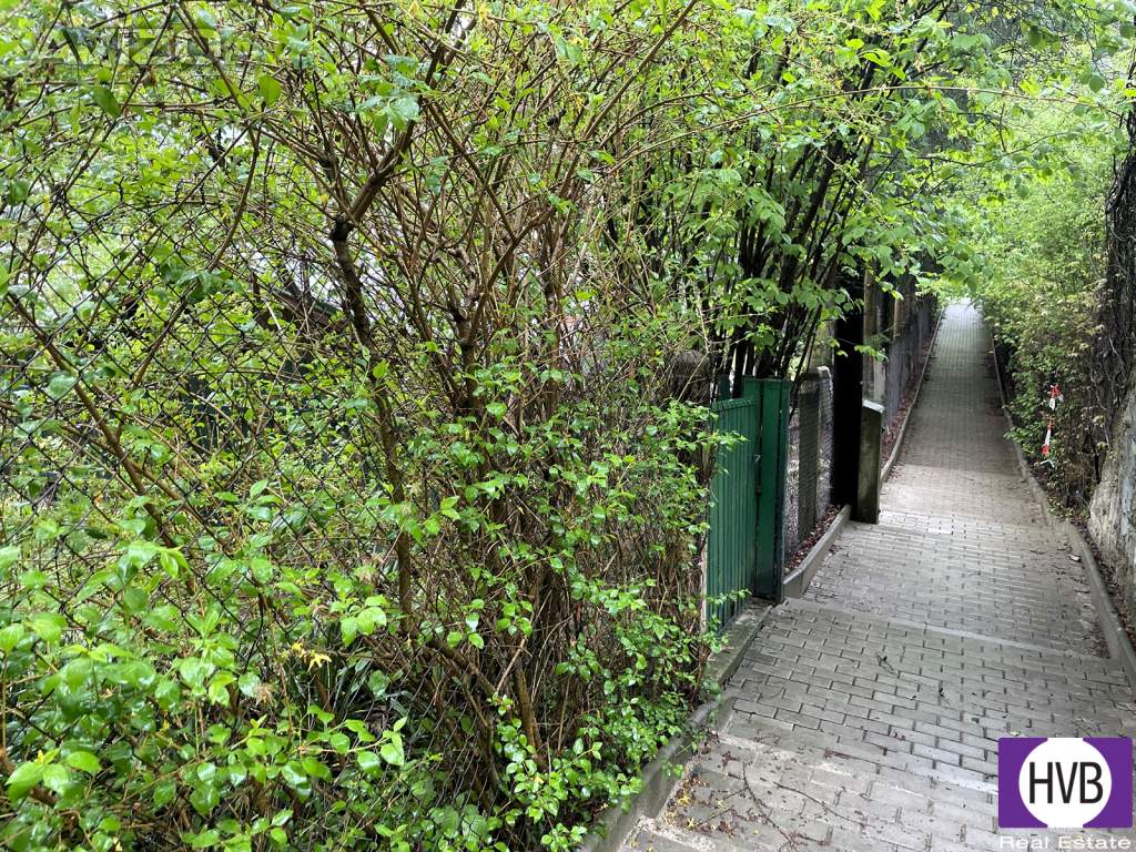 Foto inzerátu Prodej chaty 2+1 na stavebním pozemku 401 m2, Lety, ul. Na Skalkách