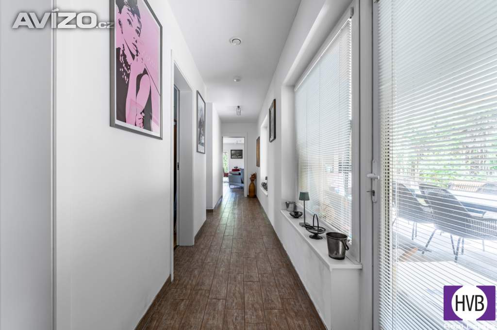 Foto inzerátu Prodej rodinného domu 6+kk 333 m2, pozemek 600 m2, Podolanka, Praha - východ