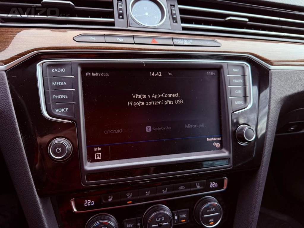 Foto inzerátu Volkswagen Passat 2.0 TDi DSG Highline, TOP