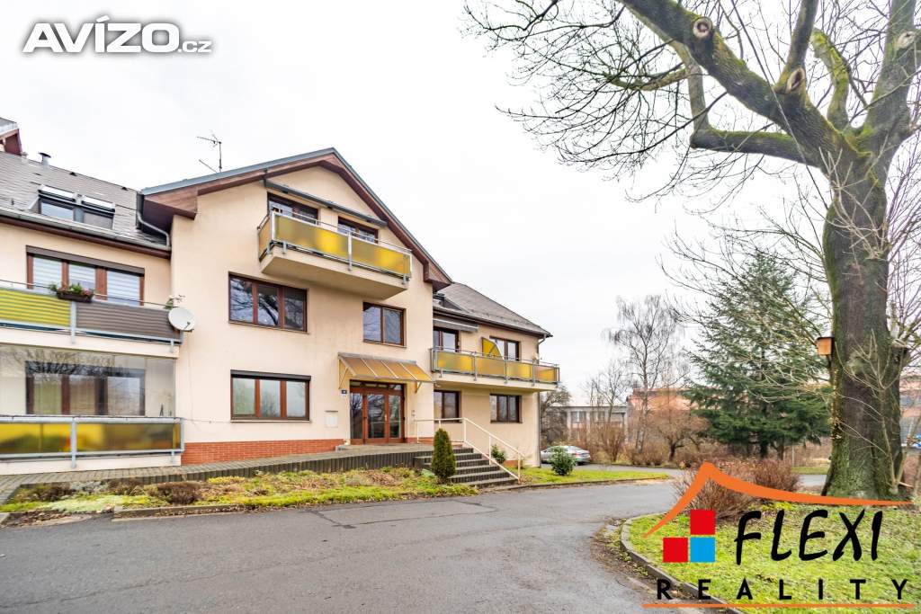 Pronájem prostorného bytu 3+1 s balkónem (85,5m²) a vlastní garáží (22 m²), os. vl., Ostrava-Michál