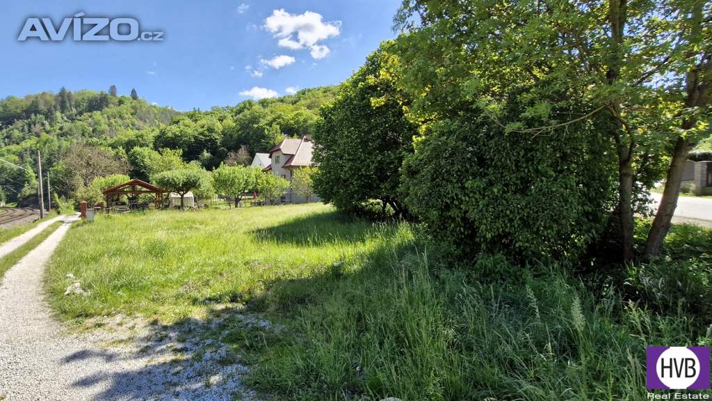 Prodej stavebního pozemku 1394 m² Srbsko u Karlštejna, okr. Beroun