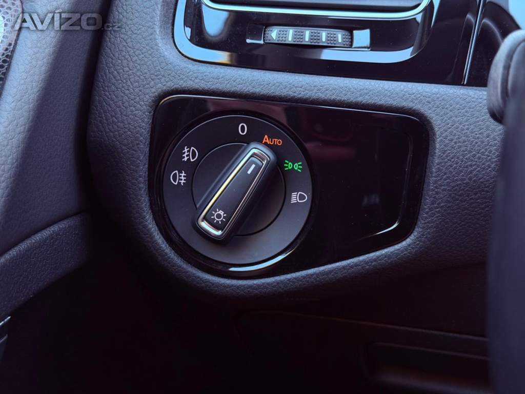 Foto inzerátu Volkswagen Golf 1.4 TSi Highline, Serviska, 1.