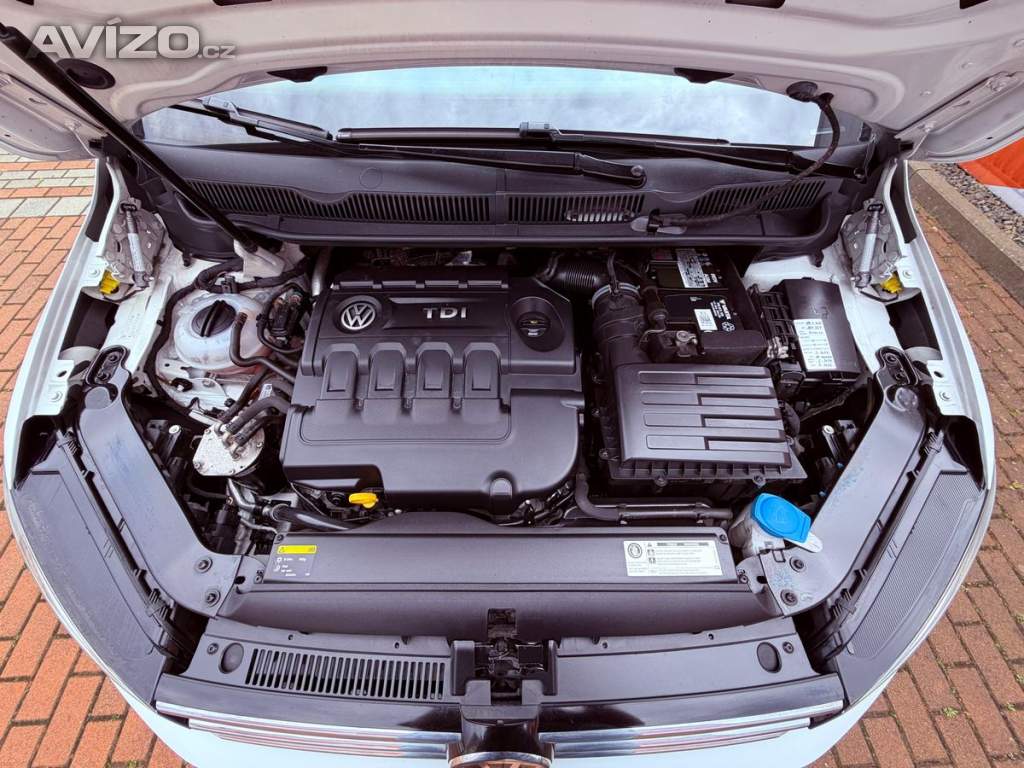 Foto inzerátu Volkswagen Touran 2.0 TDi Highline, ČR, 7 míst