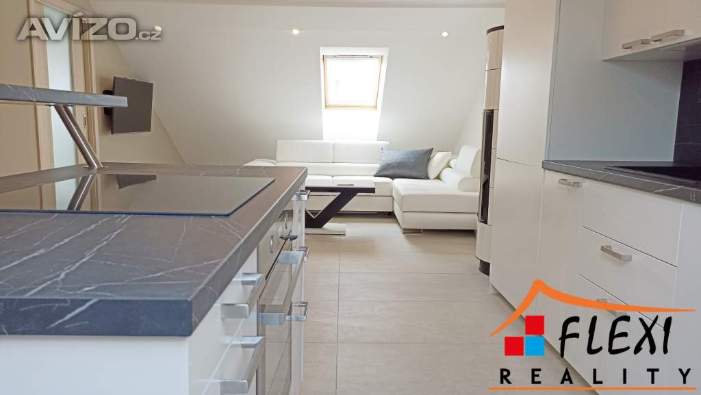 Pronájem nadstandartního podkrovního bytu 2+kk/65m²  na ul. Daliborova, Ostrava - Mariánské Hory