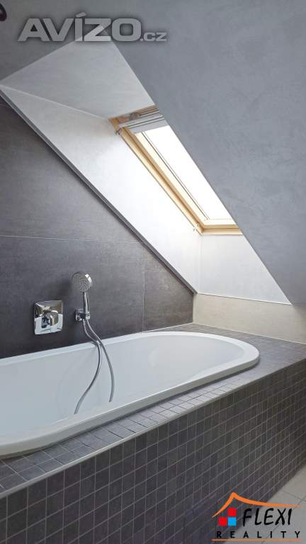 Foto inzerátu Pronájem nadstandartního podkrovního bytu 2+kk/65m²  na ul. Daliborova, Ostrava - Mariánské Hory