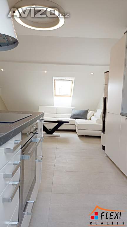 Foto inzerátu Pronájem nadstandartního podkrovního bytu 2+kk/65m²  na ul. Daliborova, Ostrava - Mariánské Hory