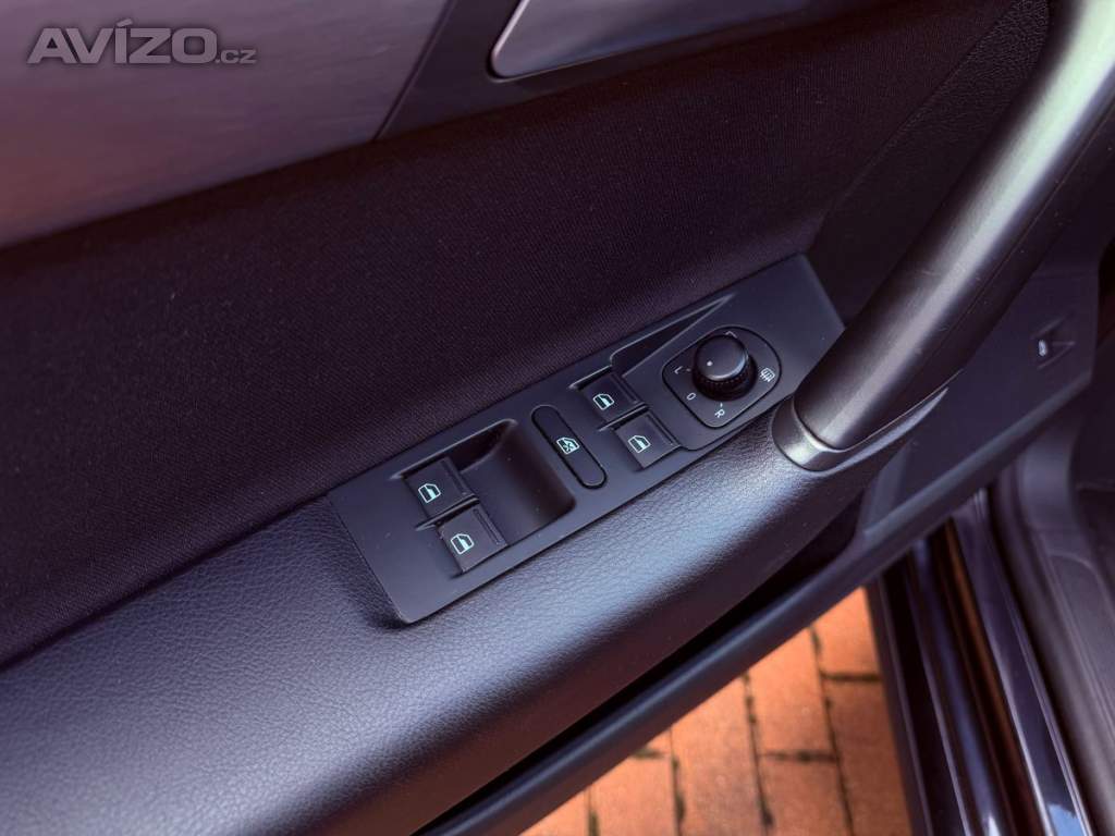 Foto inzerátu Volkswagen Passat 2.0 TDi Highline, Pano, Dynaud