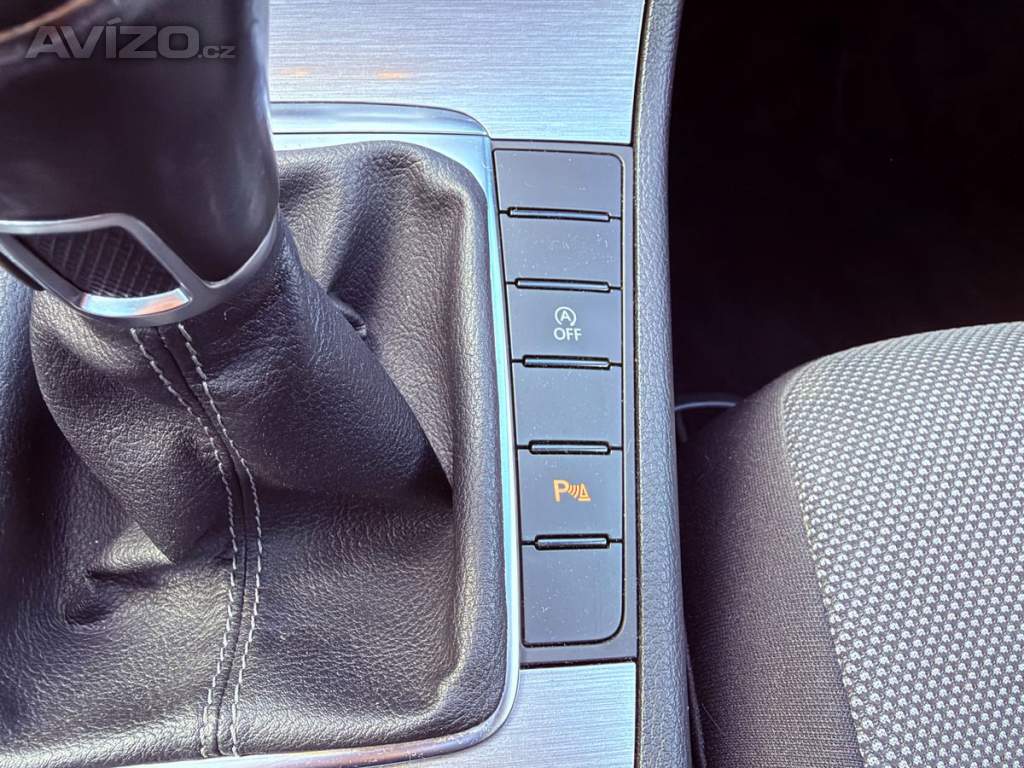 Foto inzerátu Volkswagen Passat 2.0 TDi Highline, Pano, Dynaud