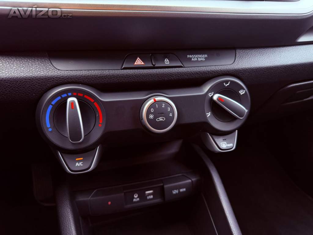 Foto inzerátu Kia Stonic 1.4 Edition 7, Serviska, 1.Maj