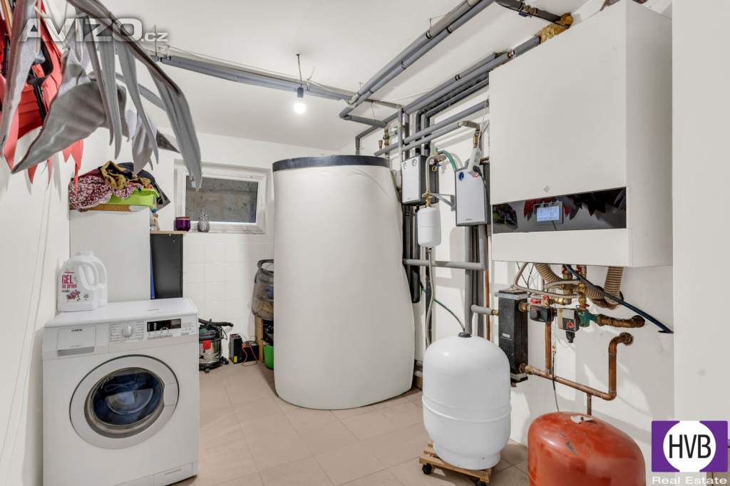 Foto inzerátu Prodej domu, 6+1, 2 NP + 1 PP, 2x garáž, 363,6 m2, pozemek 927 m2, Maková, Sibřina, Praha - východ