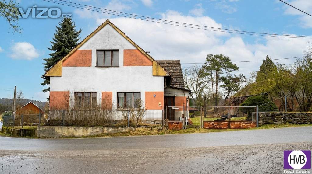 Prodej RD/zemědělské usedlosti k rekonstrukci, pozemek 1298 m2, Neveklov-Bělice, okr. Benešov