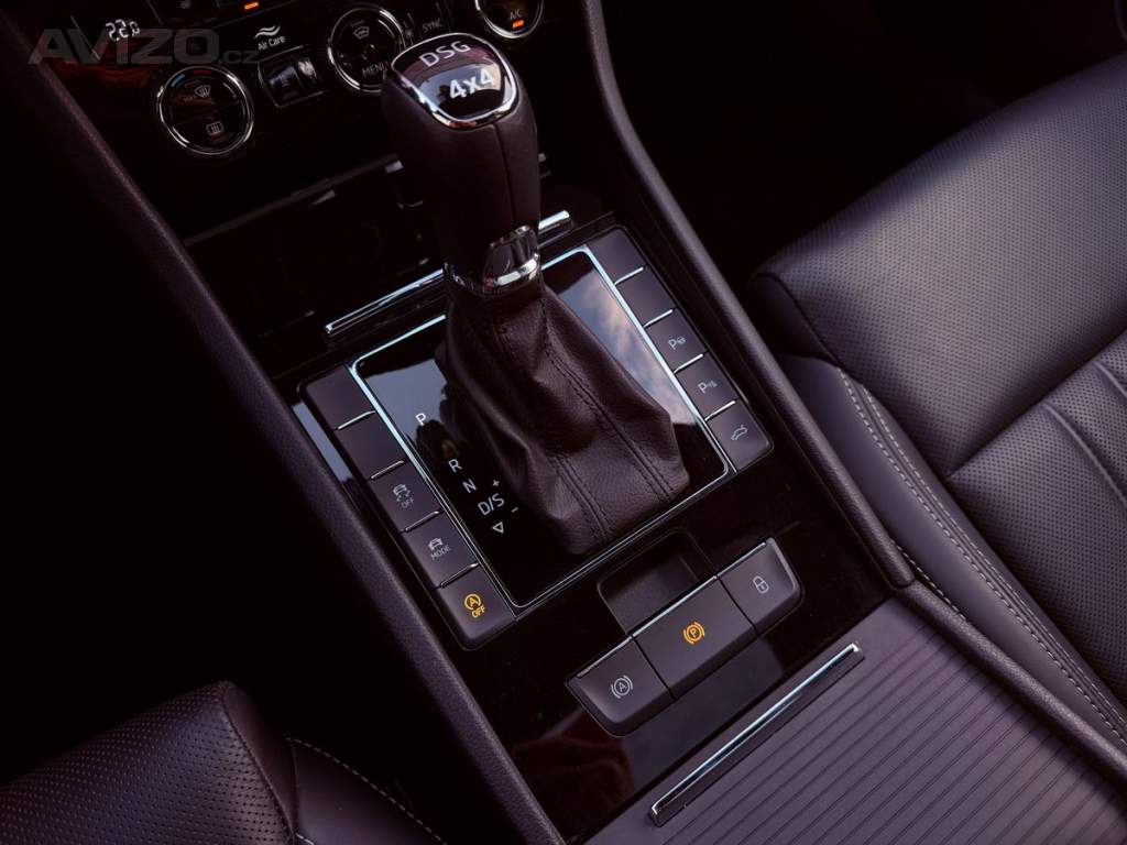 Foto inzerátu Škoda Superb 2.0 TDi DSG 4x4 L&K, ČR