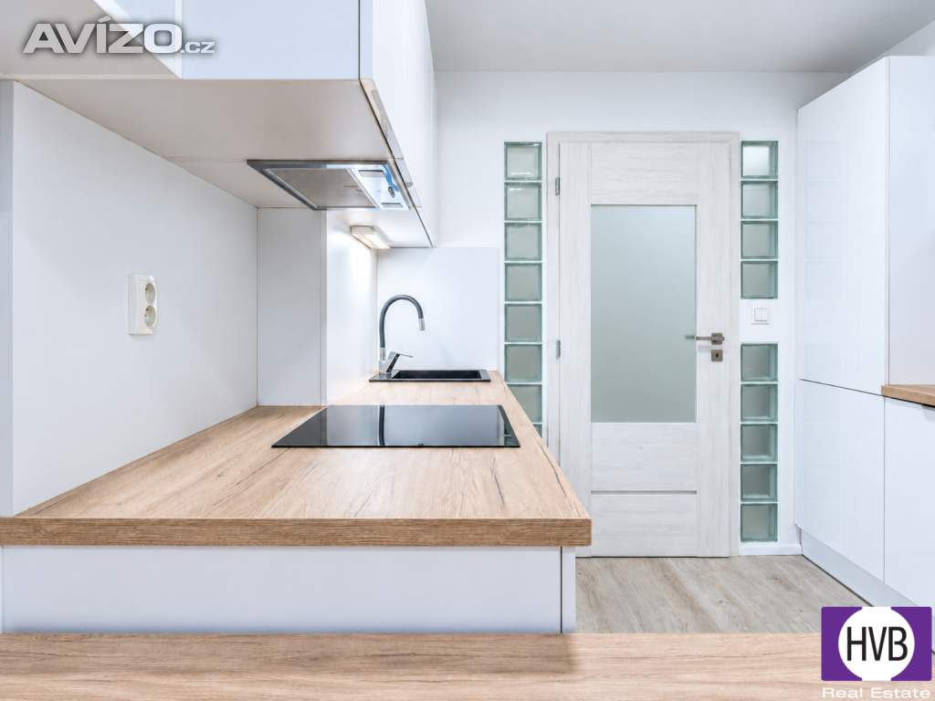 Foto inzerátu Prodej ateliéru 2+kk, 42 m², DV, Praha 8 – Karlín, ul. Sokolovská