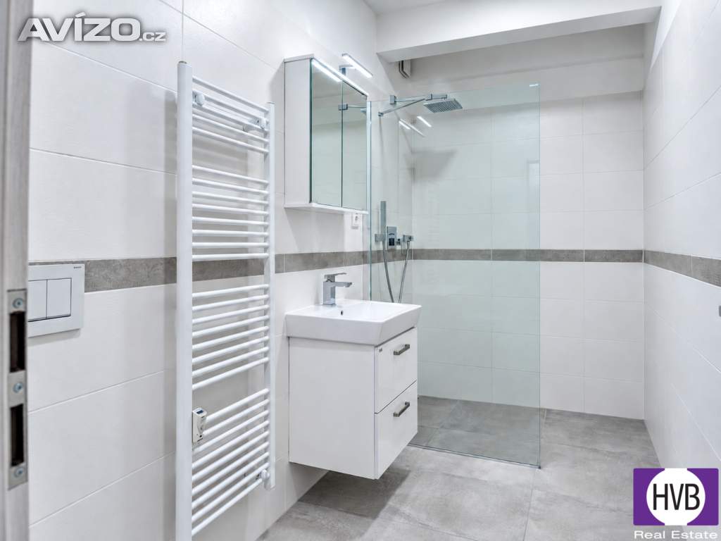Foto inzerátu Prodej ateliéru 2+kk, 42 m², DV, Praha 8 – Karlín, ul. Sokolovská