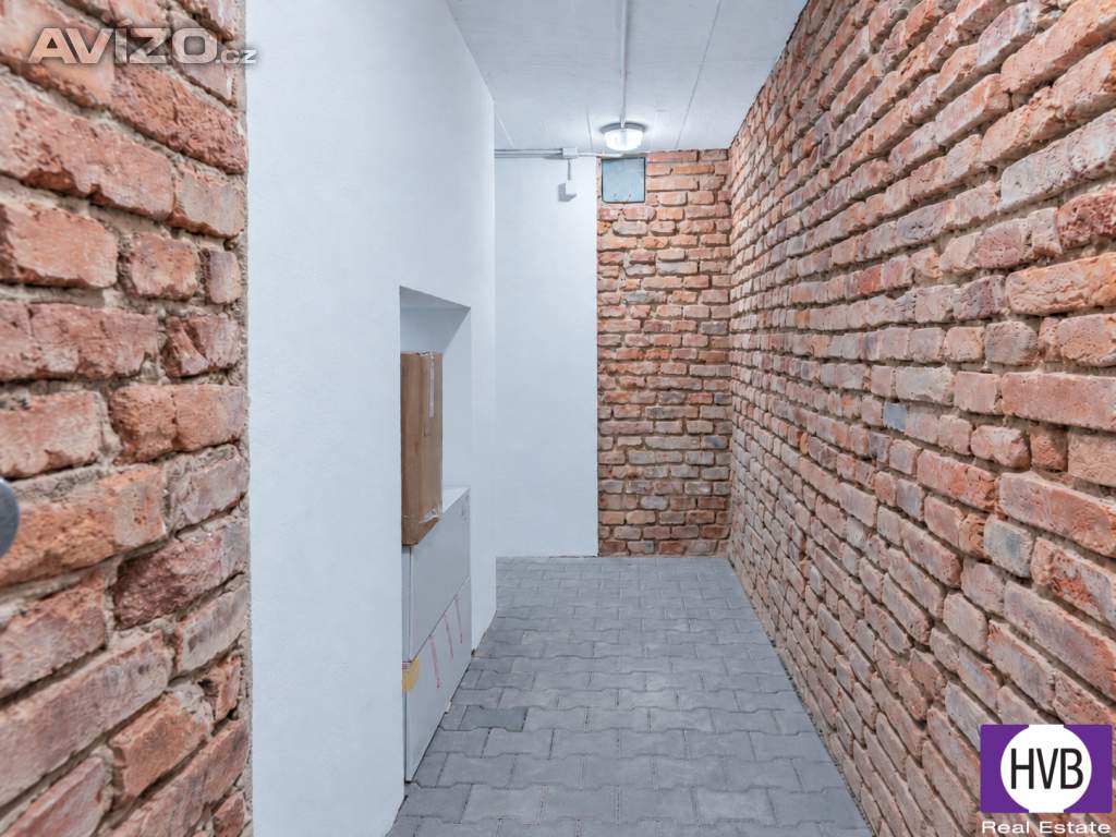 Foto inzerátu Prodej ateliéru 2+kk, 42 m², DV, Praha 8 – Karlín, ul. Sokolovská