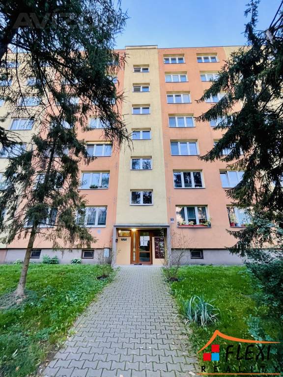 Foto inzerátu Prodej bytu 3+1 76 m² ve zvýšeném přízemí na ul. Výškovická, Ostrava - Zábřeh