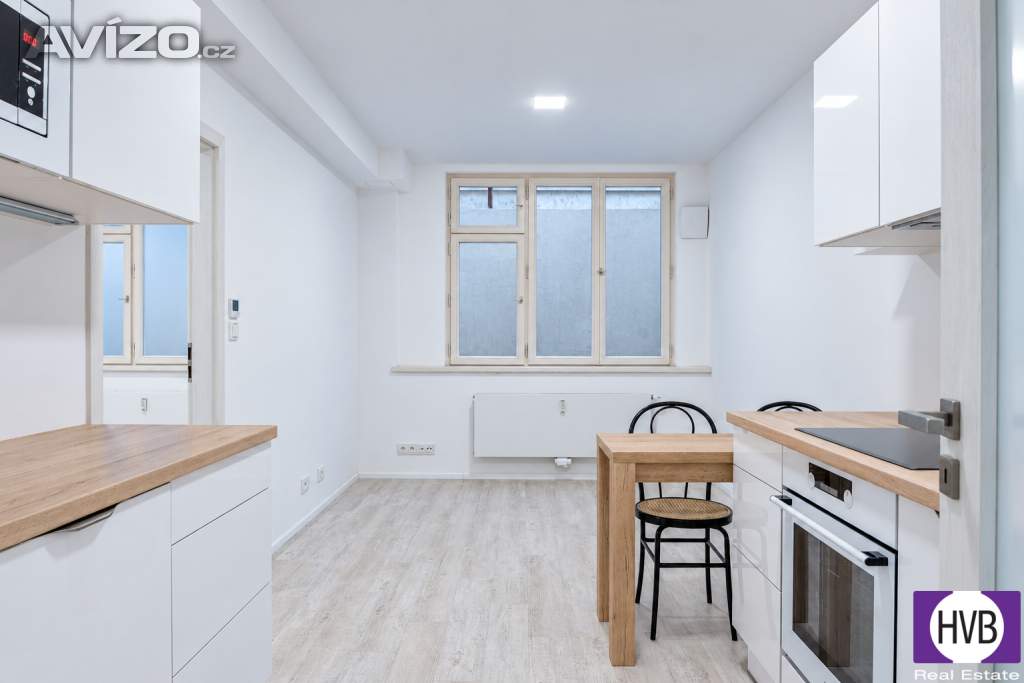 Foto inzerátu Prodej bytu 2+kk, 42 m², DV, Praha 8 – Karlín, ul. Sokolovská
