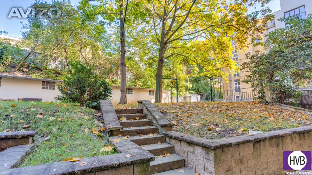 Foto inzerátu Prodej komerční jednotky 1+kk 30 m2, OV, Praha 3 - Vinohrady