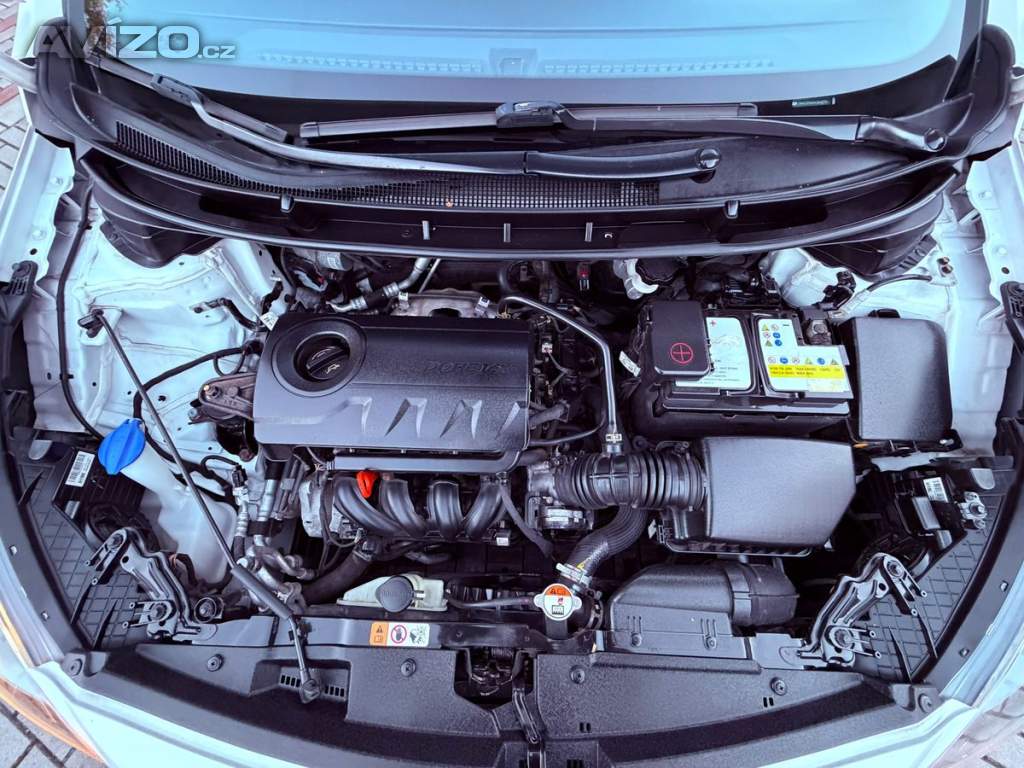 Foto inzerátu Hyundai i30 1.4 16V, Serviska, 1.Maj