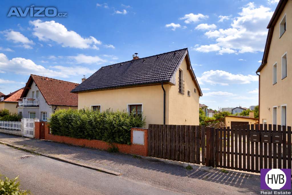 Pronájem rodinného domu 4+kk 156 m2, zahrada 404 m2, Úvaly, Praha - východ