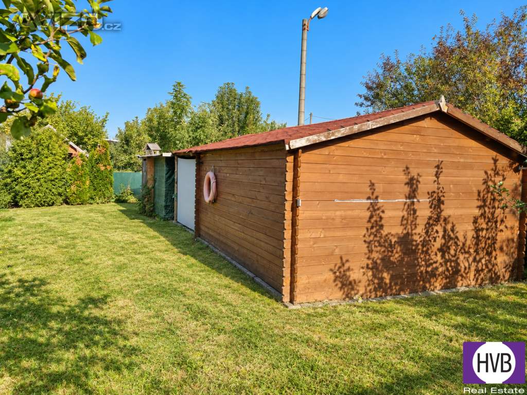 Pronájem skladových prostor 29 m2 s parkovacím místem, pozemek 204 m2, Hostivař, Praha 10