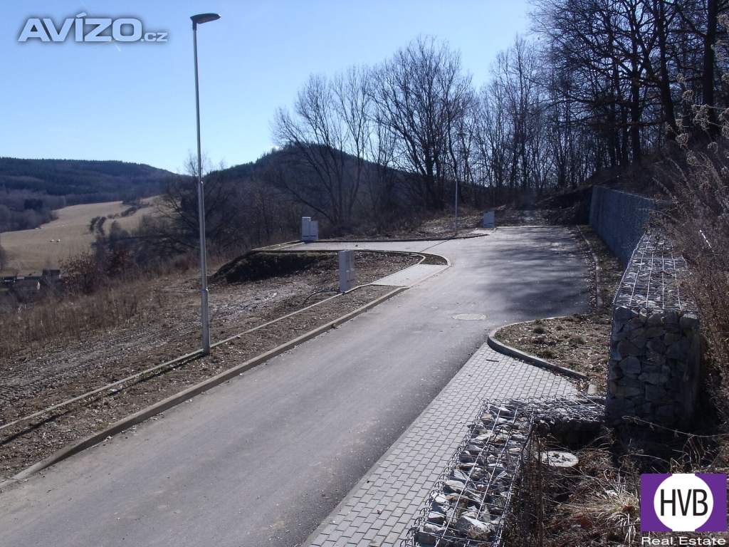 Pozemek stavební 451 m2, sítě, staveb. povolení, řadový dům Český Krumlov - Plešivec