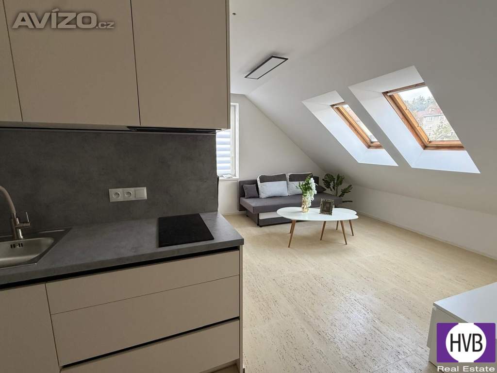 Prodej bytu 2+kk, 31 m2, podkroví, terasa, sklep, parkování Horní Planá