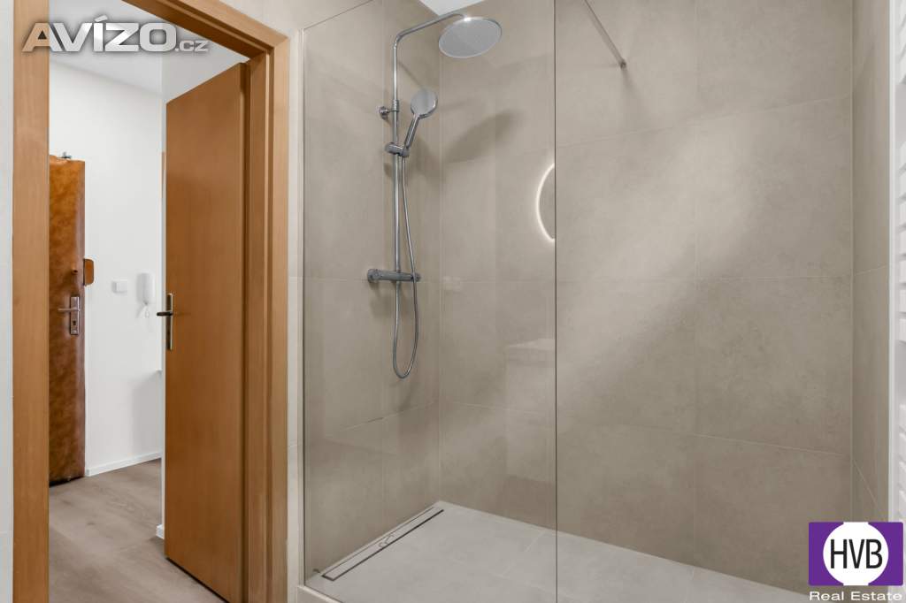 Foto inzerátu Prodej bytu 2+kk 35 m2 + předzahrádka 48 m2, OV, Praha 8 - Troja, ul. Vřesová