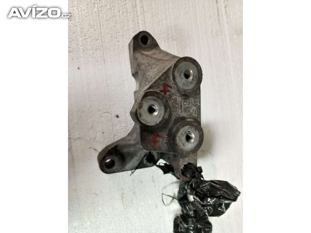 Polštář,držák motoru 4 Z18XE Opel Signum Vectra C  1,8 16V 03-05