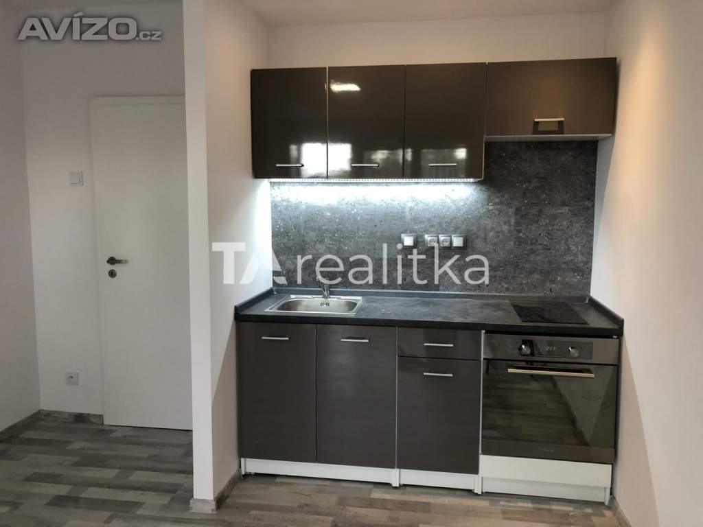 Pronájem, byt 1+kk, 32 m2