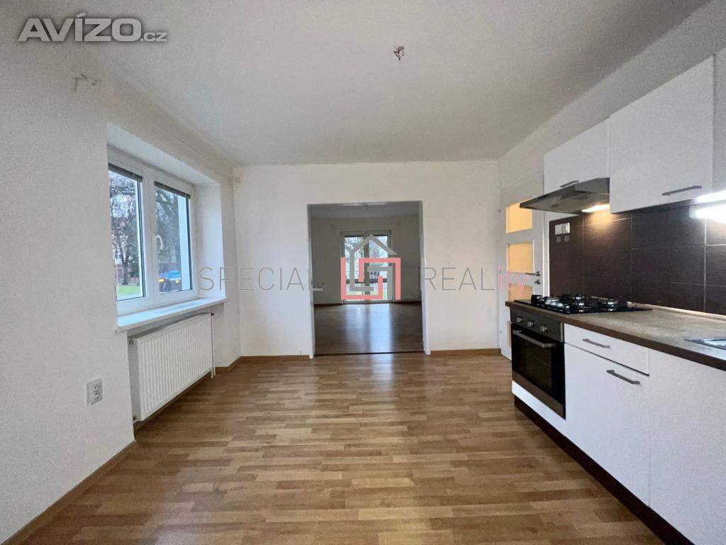Pronájem bytu 2+1 s francouzským oknem, ul. Čujkovova, Ostrava - Zábřeh