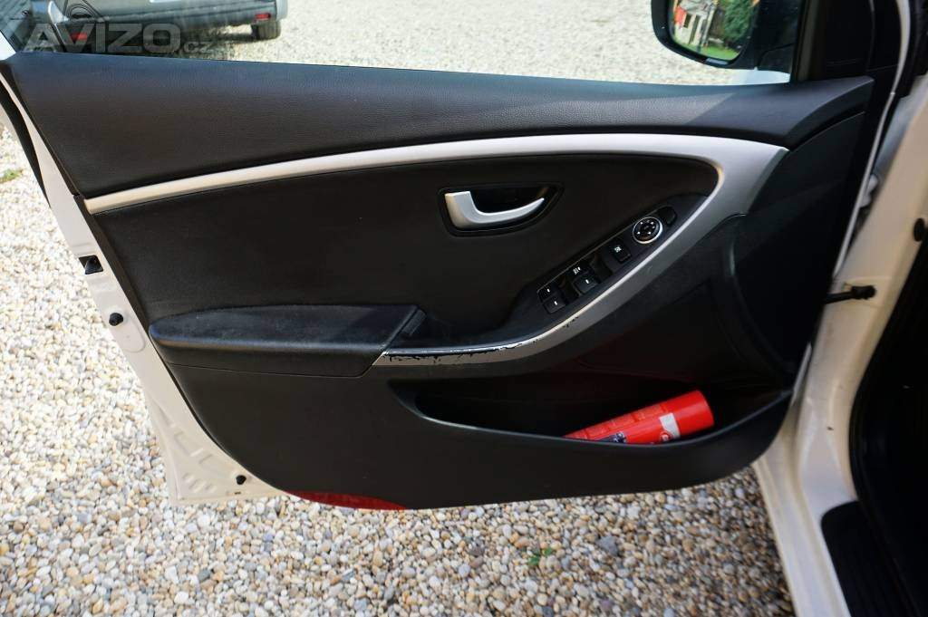 Foto inzerátu Hyundai i30 TRIKOLOR WEEKEND 1,6 GDI 99 kW