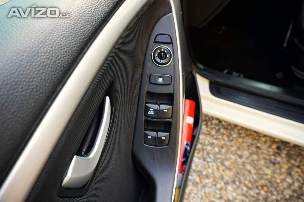 Foto inzerátu Hyundai i30 TRIKOLOR WEEKEND 1,6 GDI 99 kW