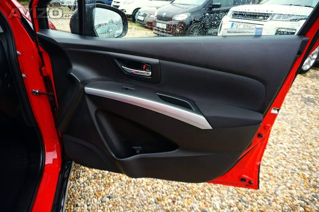 Foto inzerátu Suzuki SX4 S-Cross ELEGANCE 4X4 1,6 VVT ALLGRIP 8