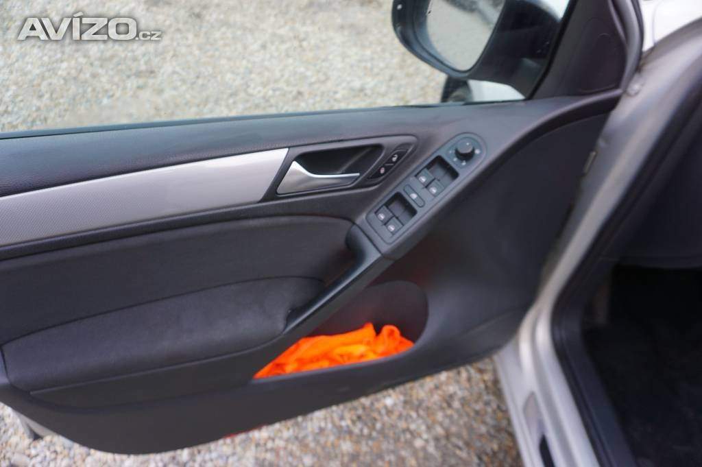 Foto inzerátu Volkswagen Golf 1,4 TSI 90 KW