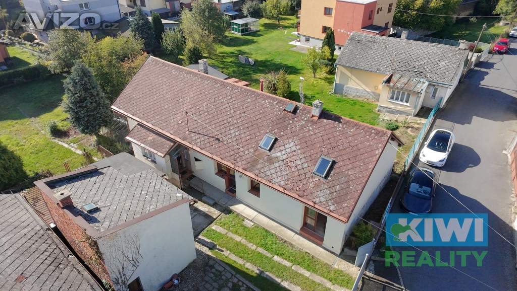 Prodej, rodinný dům, dvě bytové jednotky, pozemek 1000 m2, Slavkov u Opavy