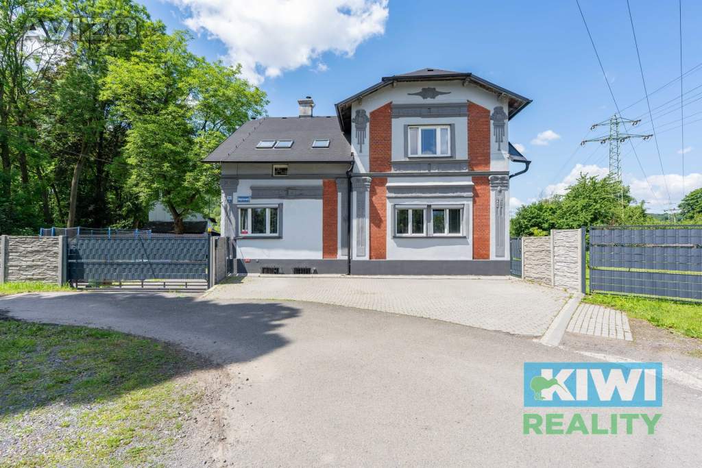 Prodej, prvorepubliková vila s pozemkem 2 600 m², Ostrava, ul. Muglinovská