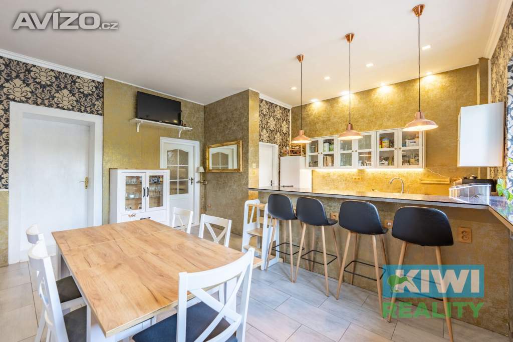 Foto inzerátu Prodej, prvorepubliková vila s pozemkem 2 600 m², Ostrava, ul. Muglinovská