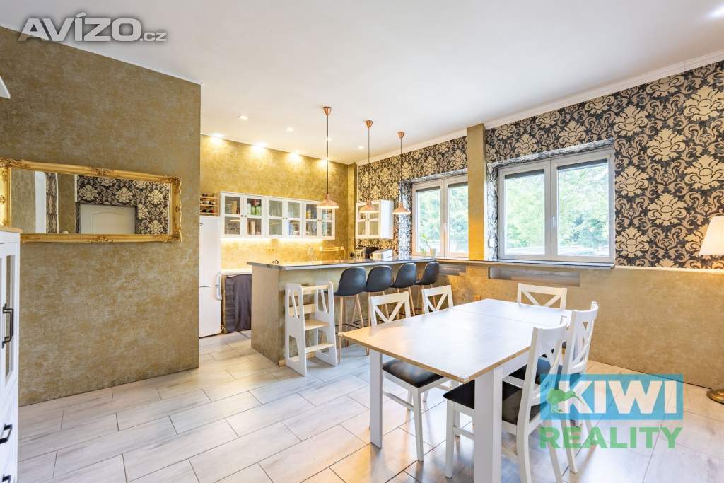 Foto inzerátu Prodej, prvorepubliková vila s pozemkem 2 600 m², Ostrava, ul. Muglinovská