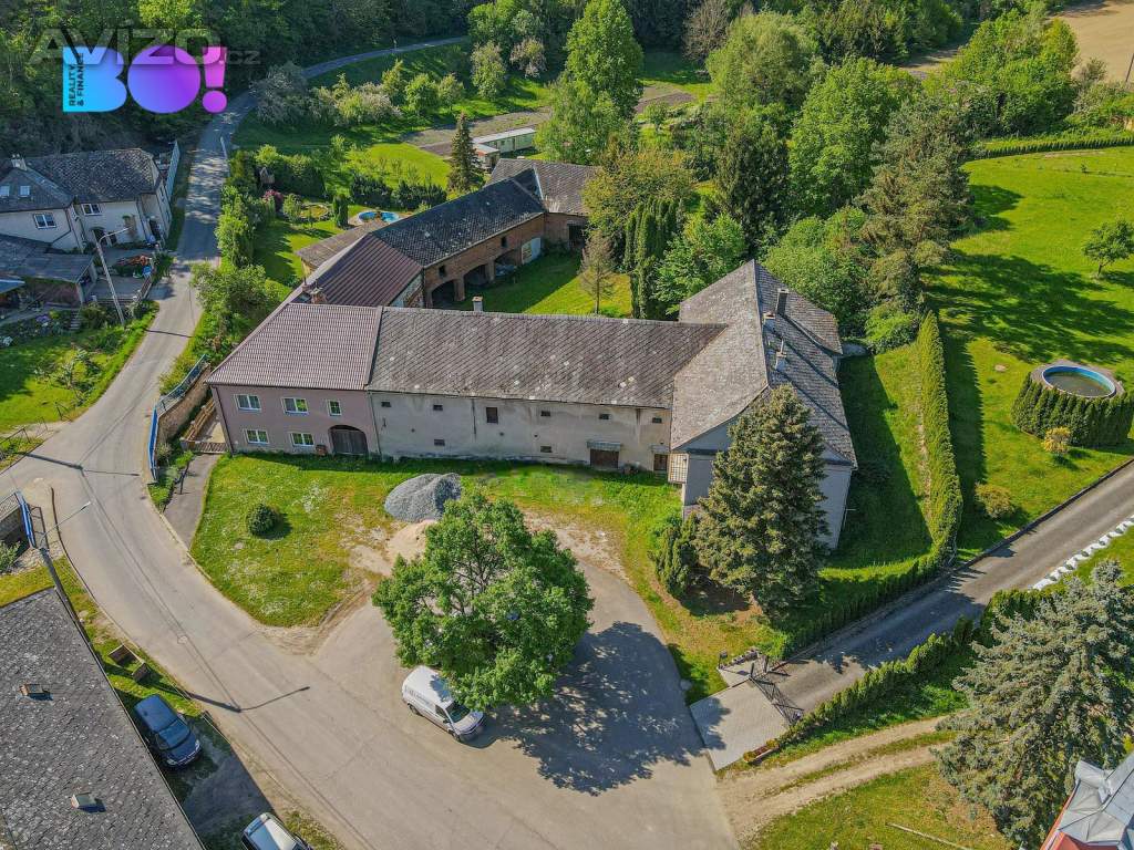 Prodej rodinného domu 990 m², pozemek 6 400 m² , Lukavice