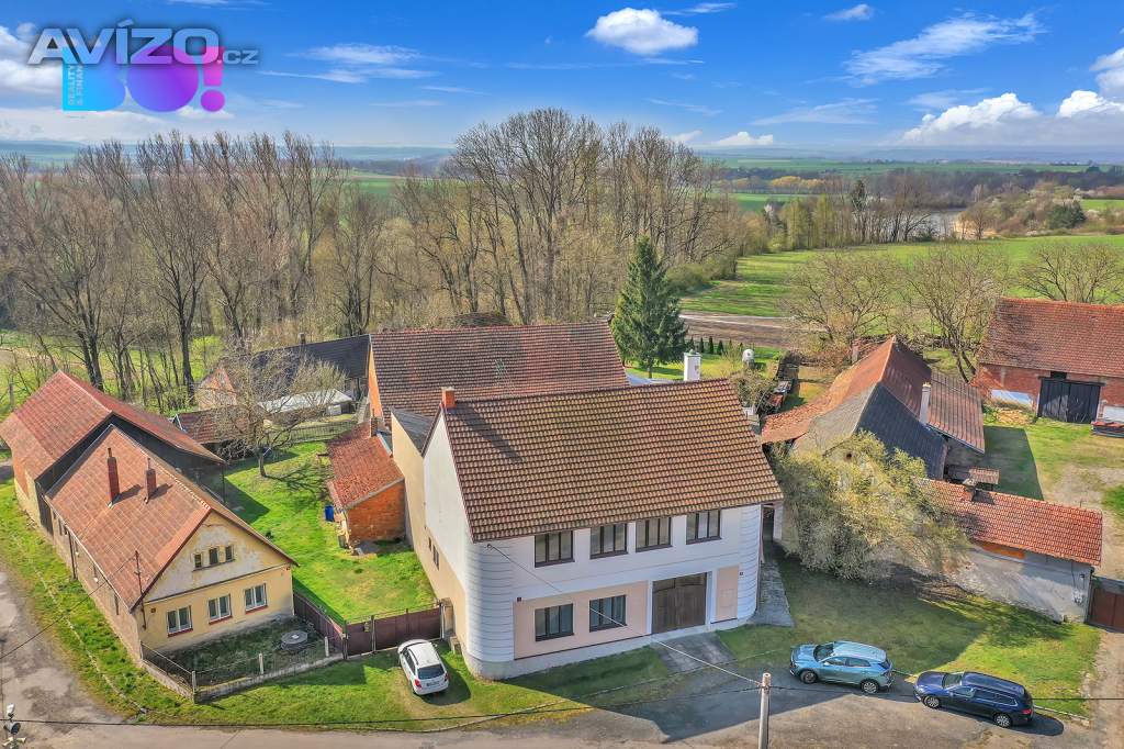 Prodej rodinného domu 5+1, 1 630 m², Mentour - Chroustovice