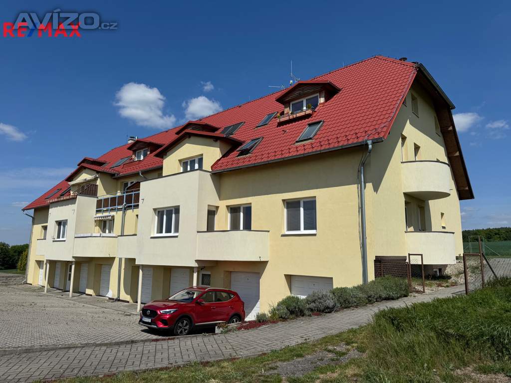 Prodej hezkého moderního bytu 3+kk (64 m²) s balkonem a garáží, ul. Na Vyhlídce, Velká Bystřice
