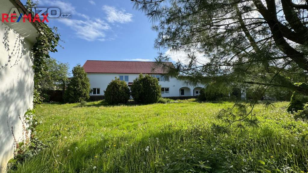 Prodej rodinného domu, cca 186 m2, s pozemky 7 638m2, Renoty